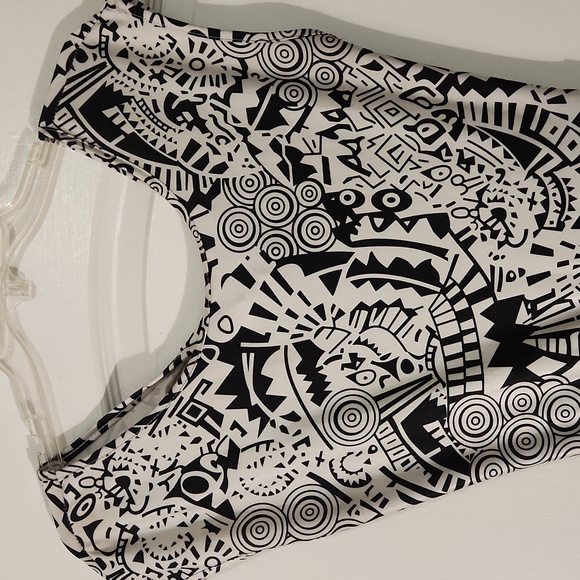 Mosaic Print Romper, Size 10 - Picture 7 of 7